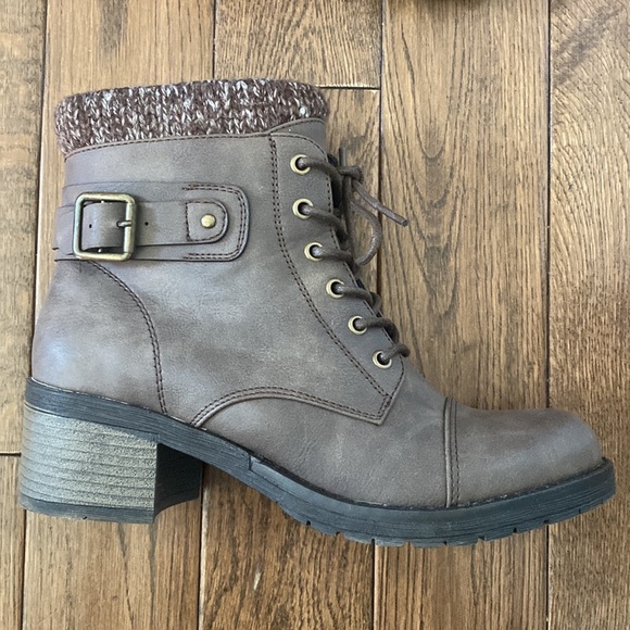 DLG Boots - Picture 2 of 4